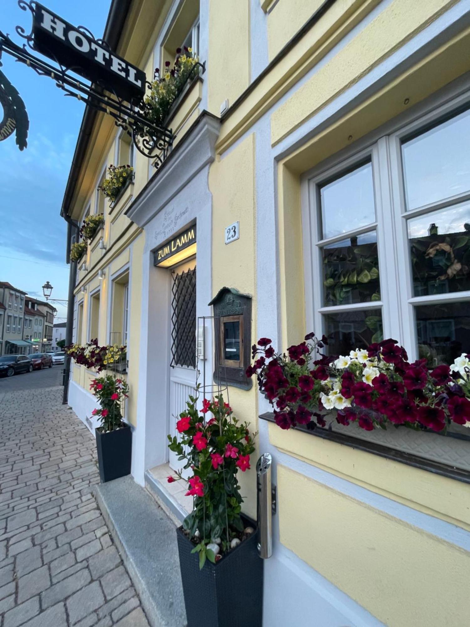 Hotel Zum Lamm Ansbach Exterior photo